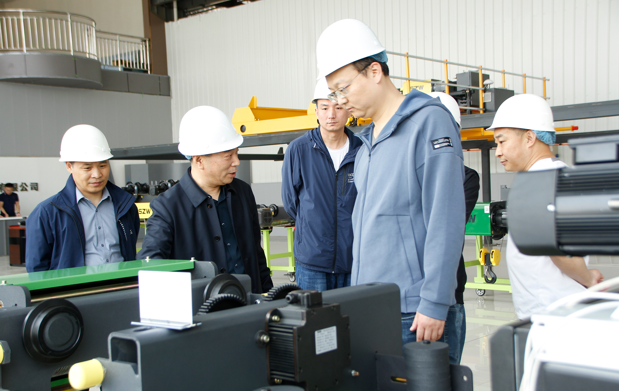 熱烈歡迎陜西重型汽車有限公司領導，中國汽車工業工程有限公司領導一行蒞臨東起集團參觀考察！